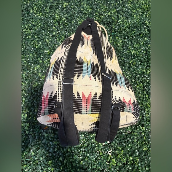 Street Level - Picture 5 of 10